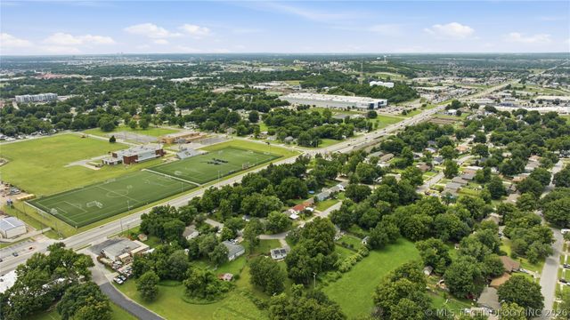 1011 Wesley Drive, Broken Arrow, OK 74012