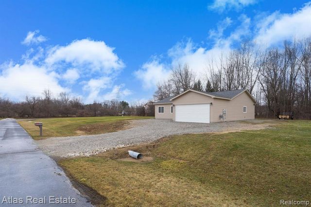 4081 Hidden View Drive, Flint, MI 48506