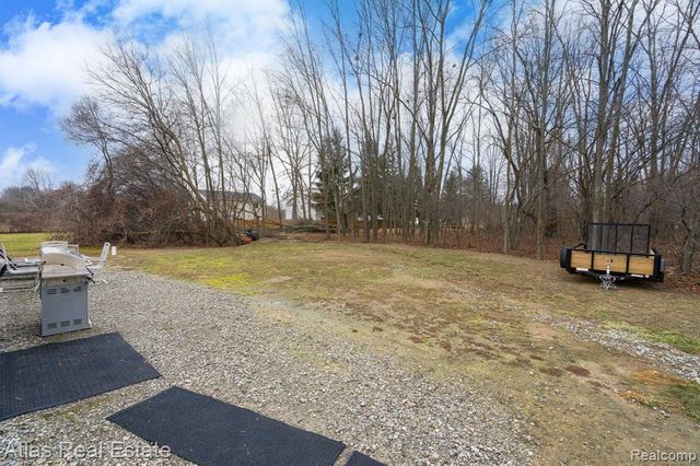 4081 Hidden View Drive, Flint, MI 48506