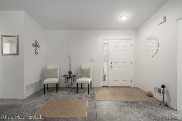 4081 Hidden View Drive, Flint, MI 48506