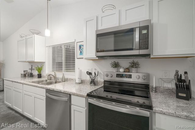 4081 Hidden View Drive, Flint, MI 48506