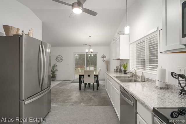 4081 Hidden View Drive, Flint, MI 48506