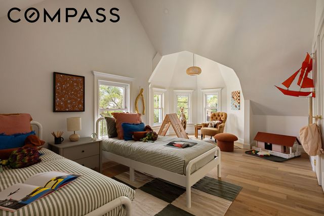 534 E 24th Street, New York City, NY 11210