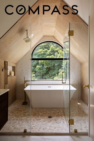 534 E 24th Street, New York City, NY 11210