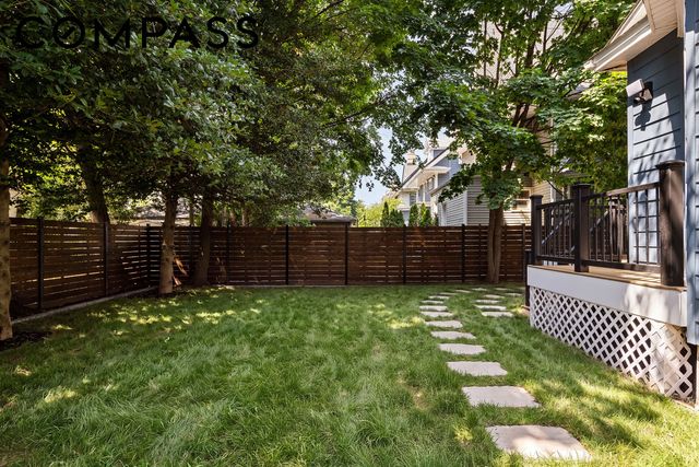 534 E 24th Street, New York City, NY 11210