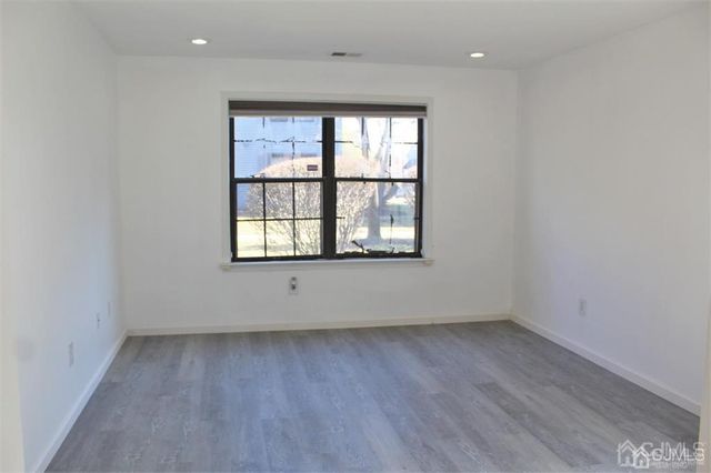 1003 Woodhaven Drive, Edison, NJ 08817