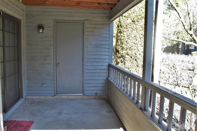 1003 Woodhaven Drive, Edison, NJ 08817