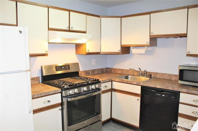 1003 Woodhaven Drive, Edison, NJ 08817