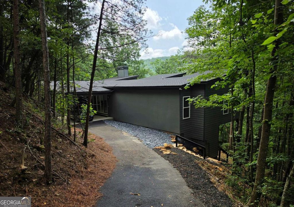 484 RockWater Road, Ellijay, GA 30536