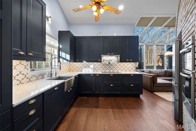 840 Angleterre Drive, Creve Coeur, MO 63141