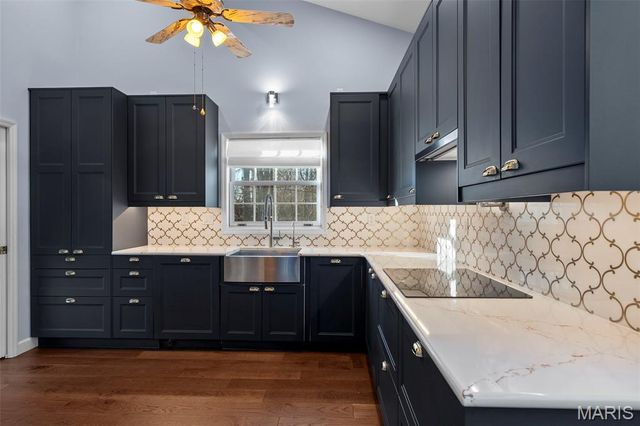 840 Angleterre Drive, Creve Coeur, MO 63141