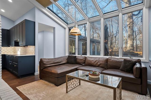 840 Angleterre Drive, Creve Coeur, MO 63141