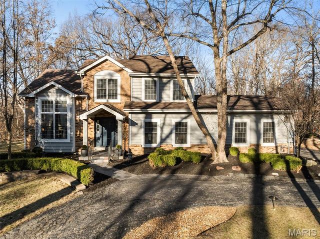 840 Angleterre Drive, Creve Coeur, MO 63141