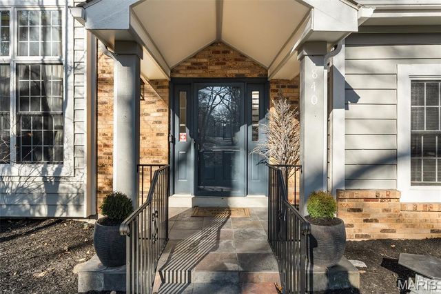 840 Angleterre Drive, Creve Coeur, MO 63141