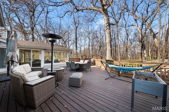 840 Angleterre Drive, Creve Coeur, MO 63141