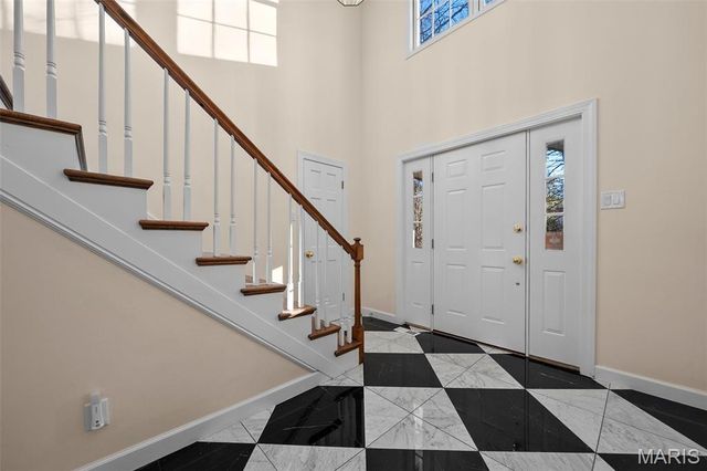 840 Angleterre Drive, Creve Coeur, MO 63141