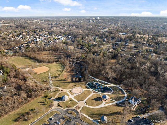 840 Angleterre Drive, Creve Coeur, MO 63141