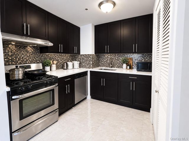 14326 41st Avenue 10A, Flushing, NY 11355