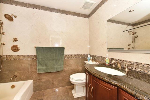 24 Arlyn Drive E, Massapequa, NY 11758