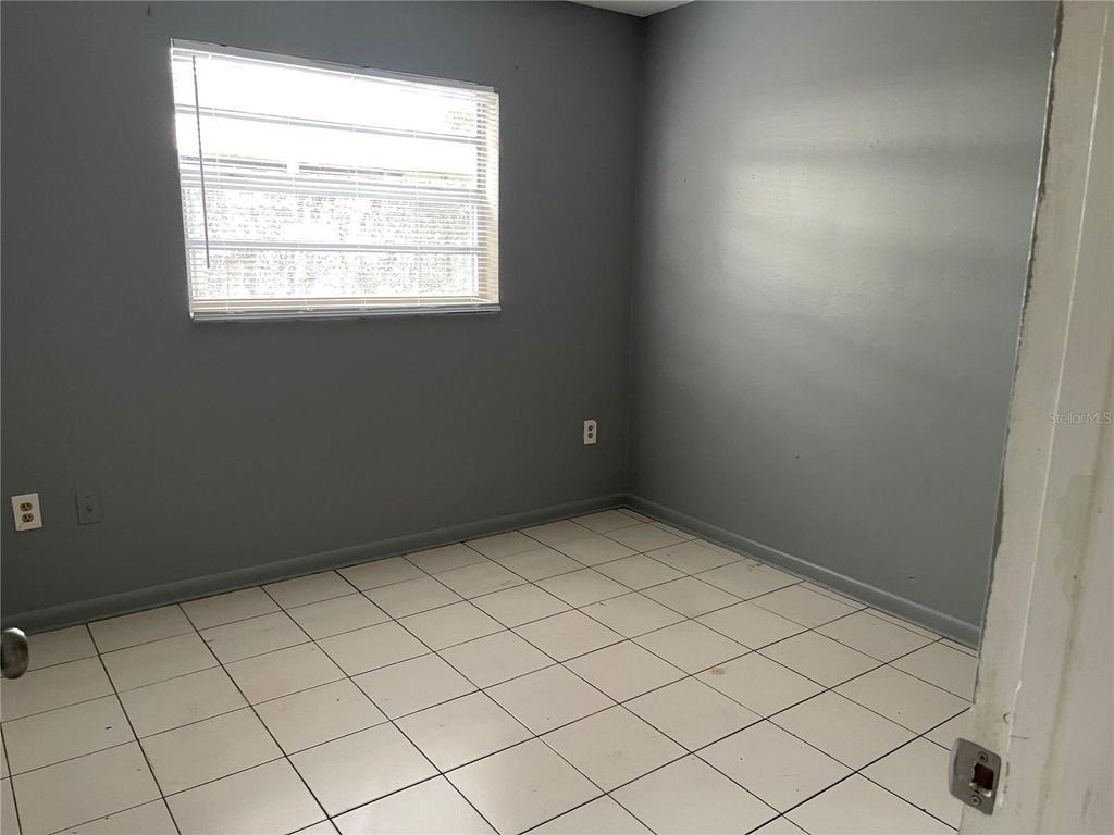 Image 8 of property listing at 4846 BETTY SUE TERRACE, Orlando, FL 32808