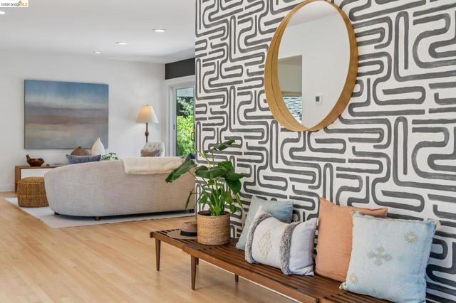 11 Huntleigh Rd, Piedmont, CA 94611