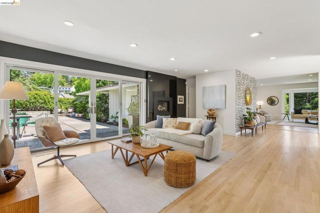 11 Huntleigh Rd, Piedmont, CA 94611