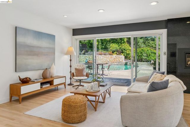 11 Huntleigh Rd, Piedmont, CA 94611