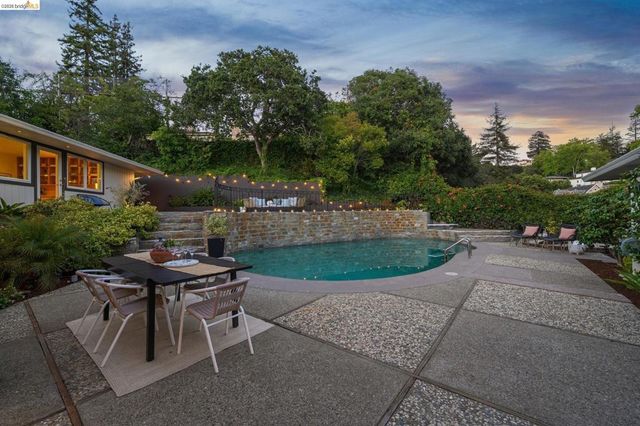 11 Huntleigh Rd, Piedmont, CA 94611