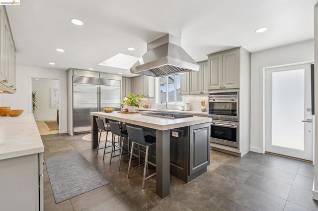 11 Huntleigh Rd, Piedmont, CA 94611