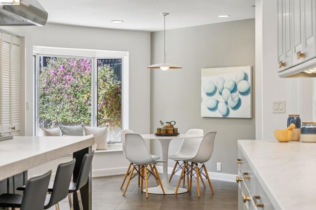 11 Huntleigh Rd, Piedmont, CA 94611