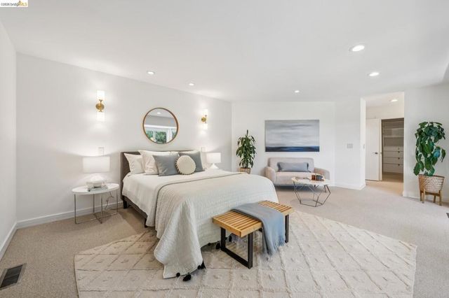 11 Huntleigh Rd, Piedmont, CA 94611