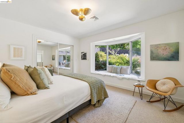 11 Huntleigh Rd, Piedmont, CA 94611