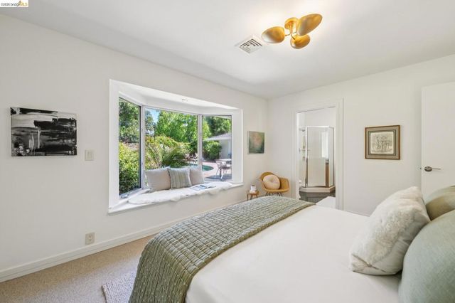 11 Huntleigh Rd, Piedmont, CA 94611