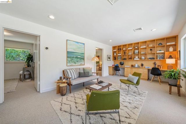 11 Huntleigh Rd, Piedmont, CA 94611