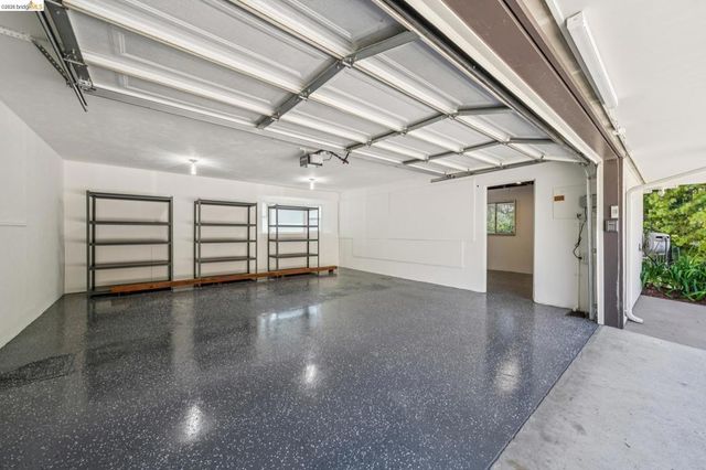 11 Huntleigh Rd, Piedmont, CA 94611