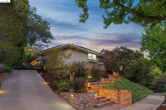 11 Huntleigh Rd, Piedmont, CA 94611