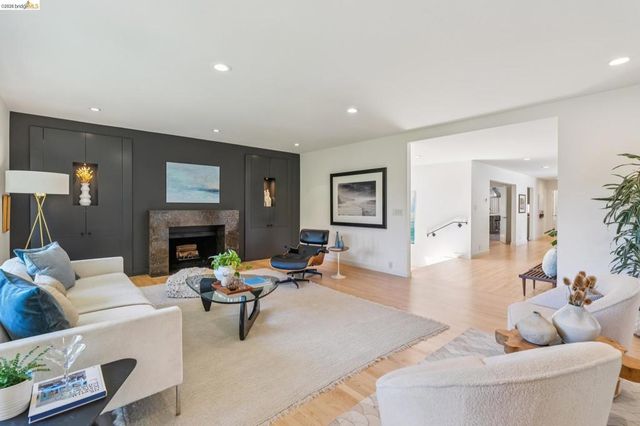 11 Huntleigh Rd, Piedmont, CA 94611