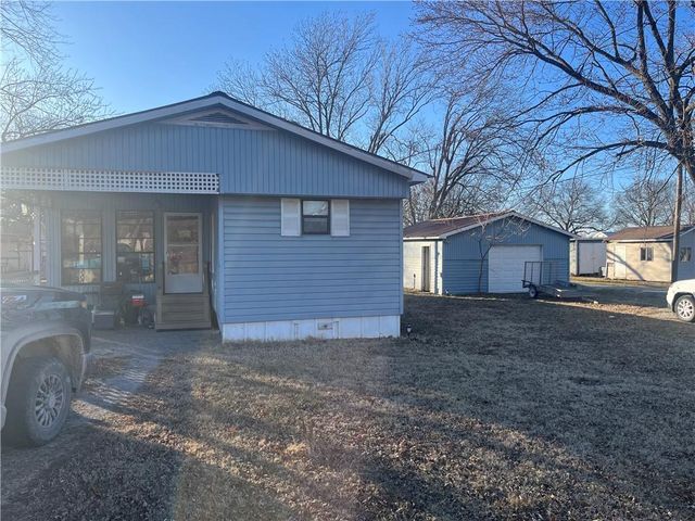 202 W Perry Street, Arma, KS 66712