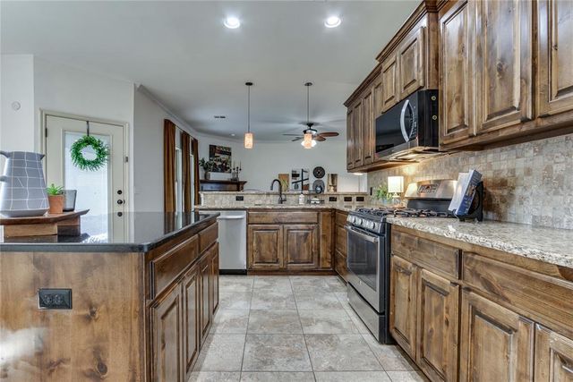 7020 E Cherokee Crossing, Warr Acres, OK 73132
