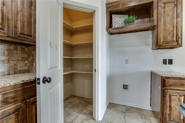 7020 E Cherokee Crossing, Warr Acres, OK 73132