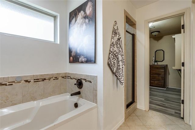 7020 E Cherokee Crossing, Warr Acres, OK 73132
