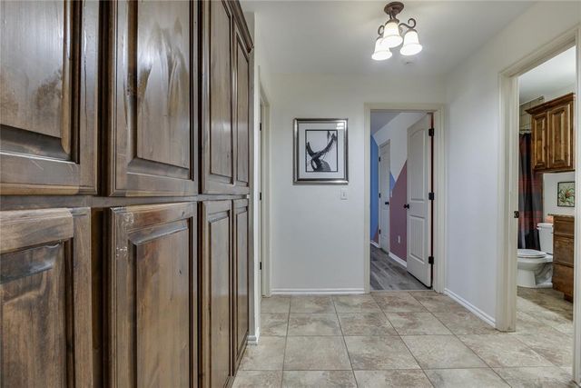 7020 E Cherokee Crossing, Warr Acres, OK 73132