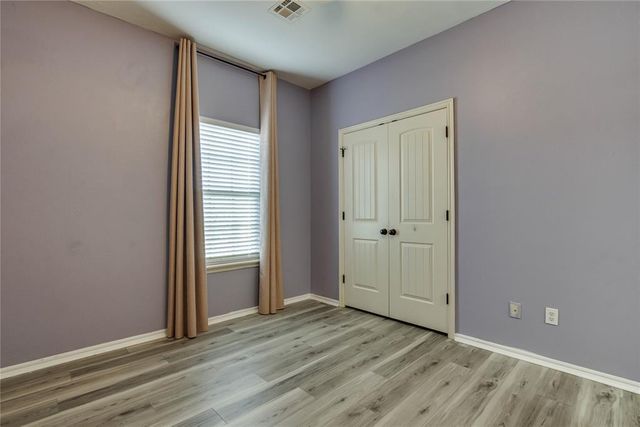 7020 E Cherokee Crossing, Warr Acres, OK 73132