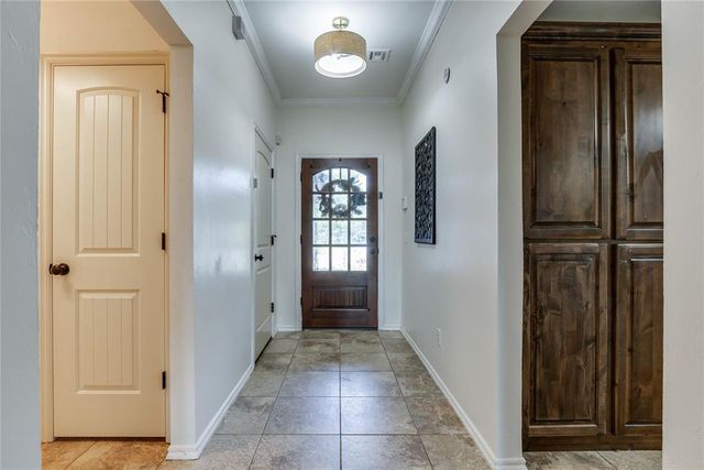7020 E Cherokee Crossing, Warr Acres, OK 73132