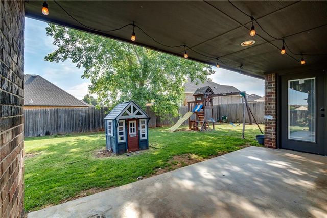 7020 E Cherokee Crossing, Warr Acres, OK 73132