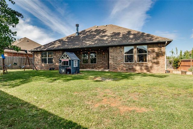7020 E Cherokee Crossing, Warr Acres, OK 73132