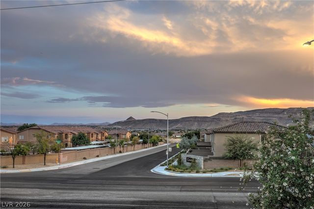 10005 McCauley Ranch Avenue, Las Vegas, NV 89148