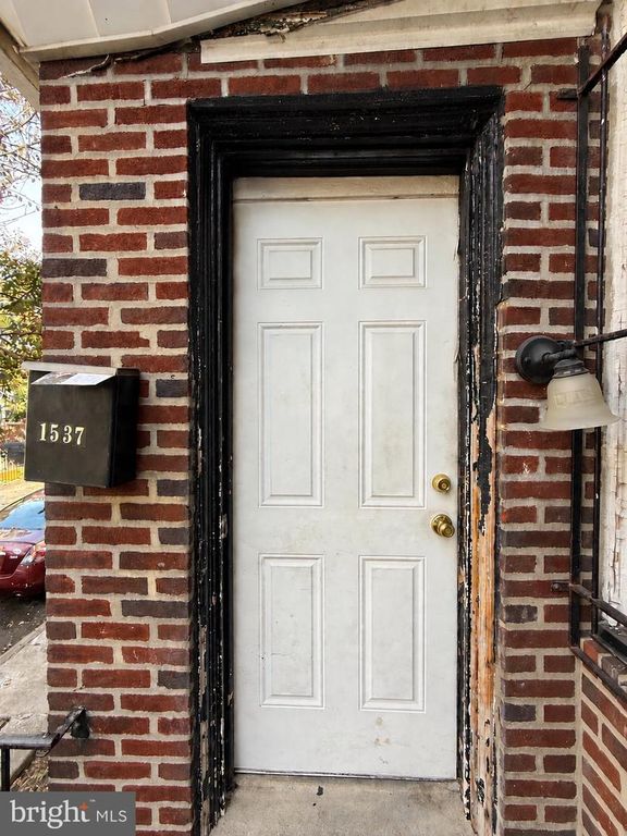 1537 S STANLEY ST, PHILADELPHIA, PA 19146 — photo 2