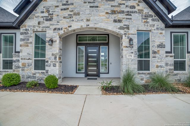 171 Raven, Castroville, TX 78009