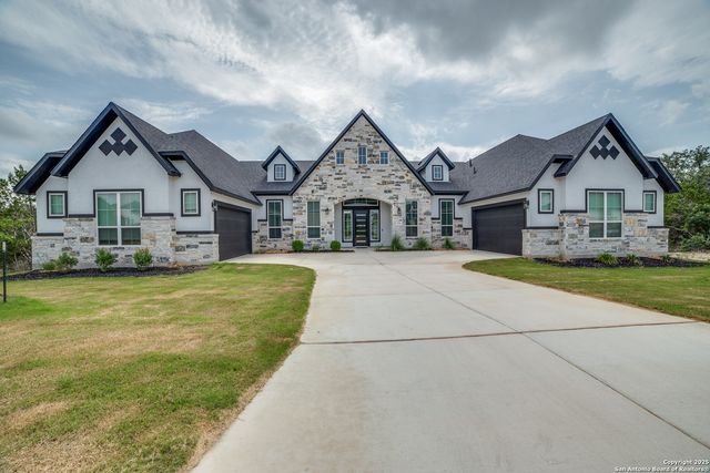 171 Raven, Castroville, TX 78009